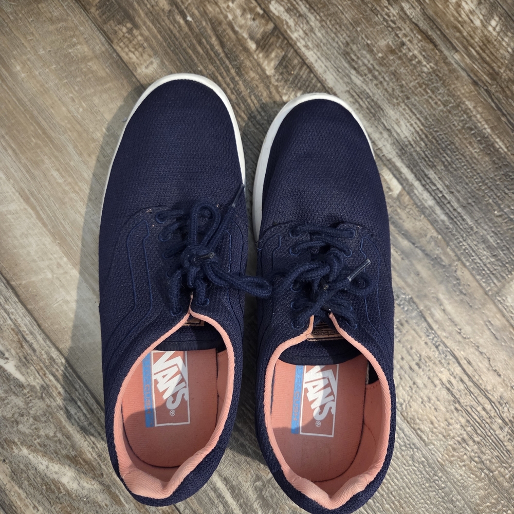 Vans Unisex Dark Blue and Pink Sneakers